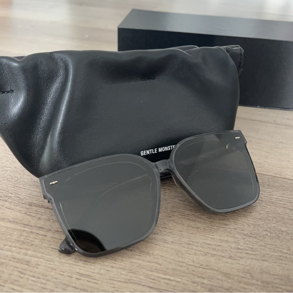 Gentle Monster SAL G1 Sunglasses grey